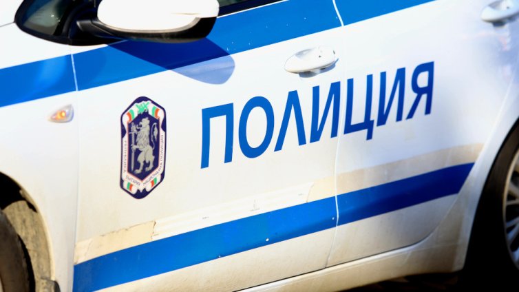 Син намушка майка си с нож в Бургас след спор за имот