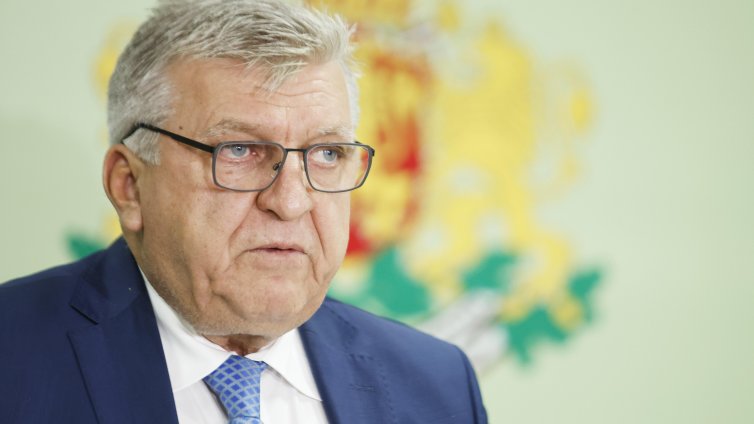 Манол Генов: Имаме атаки и заплахи заради спирането на "Кроношпан"