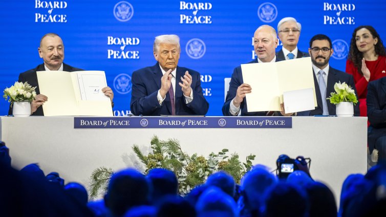 КС разглежда решение на парламента за присъединяването ни към Съвета за мир