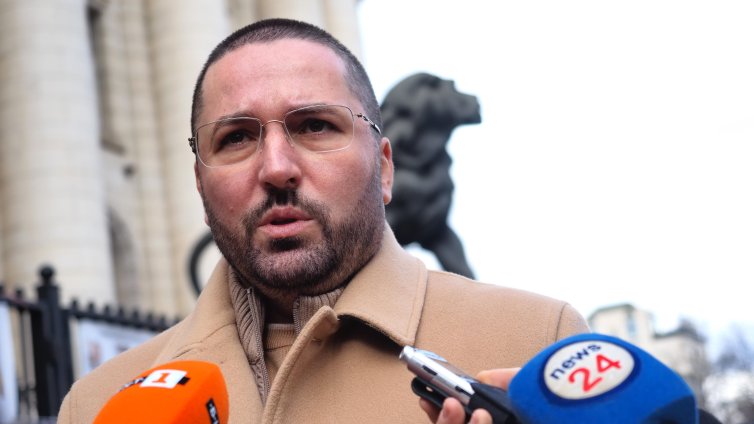 Николай Попов и "Сияние" влизат в политиката