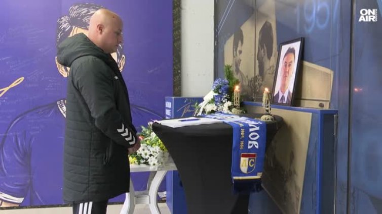 Фенове на Левски и Боби Михайлов почетоха паметта му на "Георги Аспарухов"