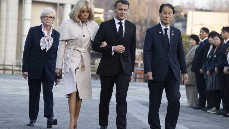 Дори критиците на Макрон се ядосаха на Тръмп за гаврата 