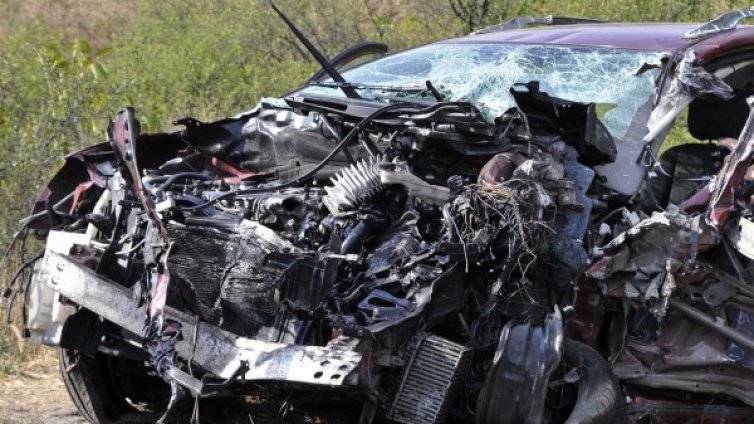 23-годишен без книжка загина при катастрофа