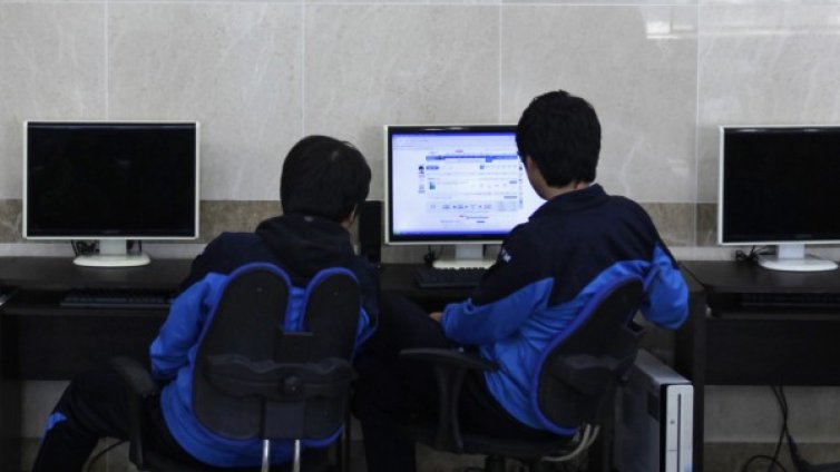 25% от младежите не могат да направят копи-пейст