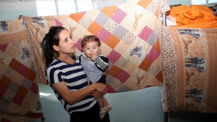 Бежанци прииждат, престъпност скача, притесни се Фандъкова