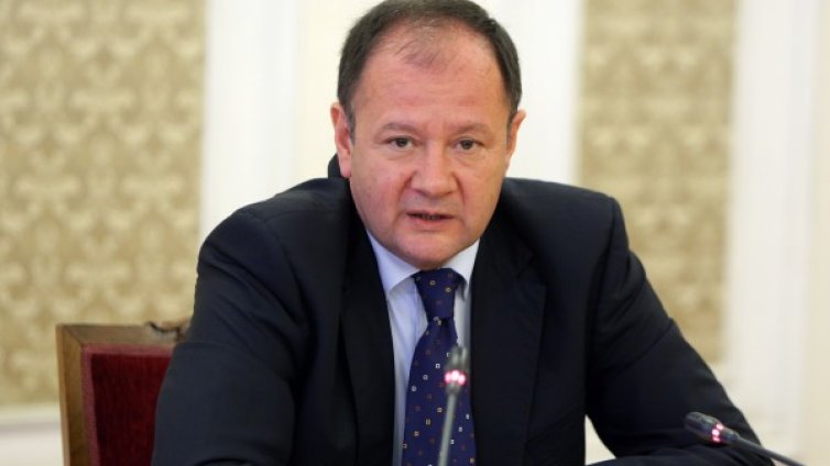 ГЕРБ иска оставката на Миков заради &bdquo;отчетното събрание&ldquo; 