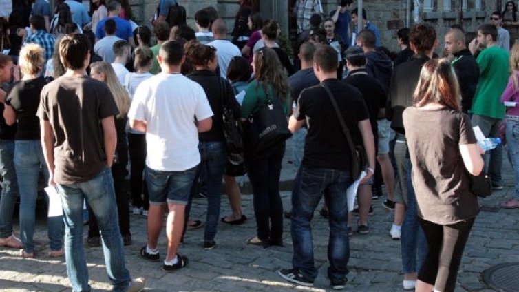 Гимназистите във Варна пият поне 3 пъти на седмица 