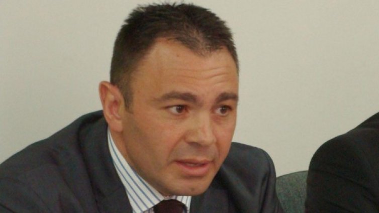 Служебна кола с главсека на МВР катастрофира 