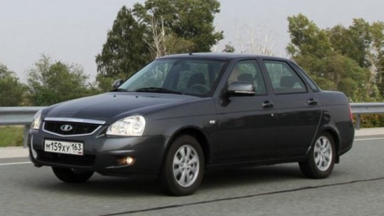 Показаха обновената Lada Priora