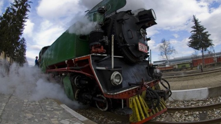 Пуф-паф атракция с парни локомотиви ще обикаля BG
