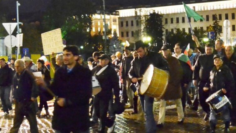Стотина скандират на #ДАНСwithme 113