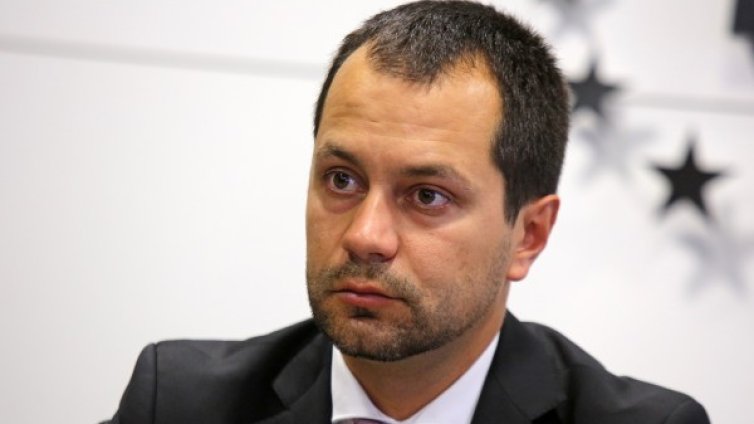  Събуйте лачените си обувки и да отидете в гетото, зоват от ГЕРБ