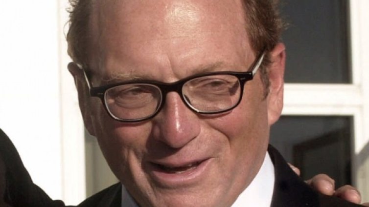 Почина писателят Оскар Хиуелос