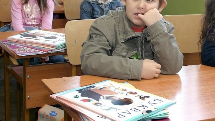 9 млн. лв. за скок на учителски заплати със задна дата