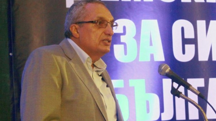 Парламентът не ми липсва, отсече Костов