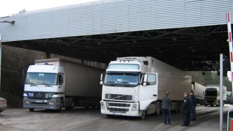 Франция задържа два ТИР-а, свити от "Волво България"&rdquo;