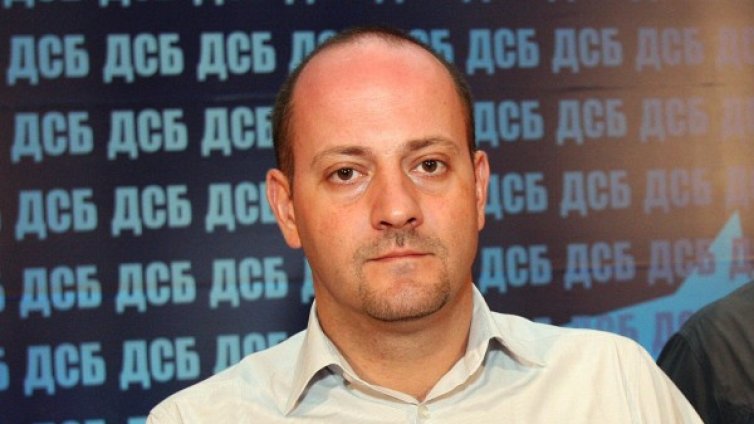 ДСБ: Атаката срещу президента е заради питането му за Пеевски!