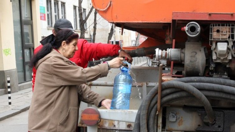 Спират водата в някои части на София