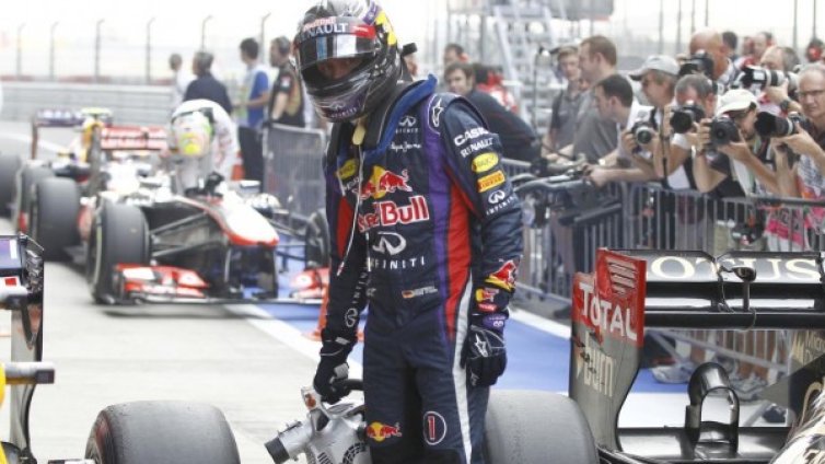 Фетел с тотална доминация на квалификациите в Индия