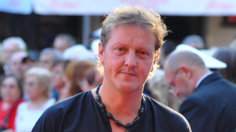 Актьорът не е толкова свободен, колкото изглежда!