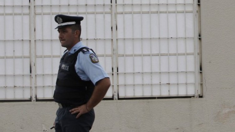 Двама убити пред офис на неонацистката партия Златна зора в Атина