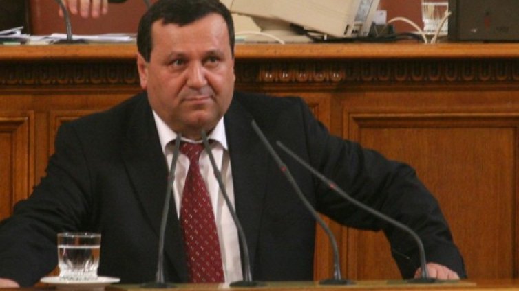 Адемов: Ще има стимул хората да се върнат на пазара на труда