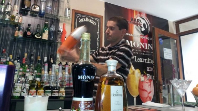 Уроци по барманство паралелно с най-атрактивното състезание на професионалните готвачи