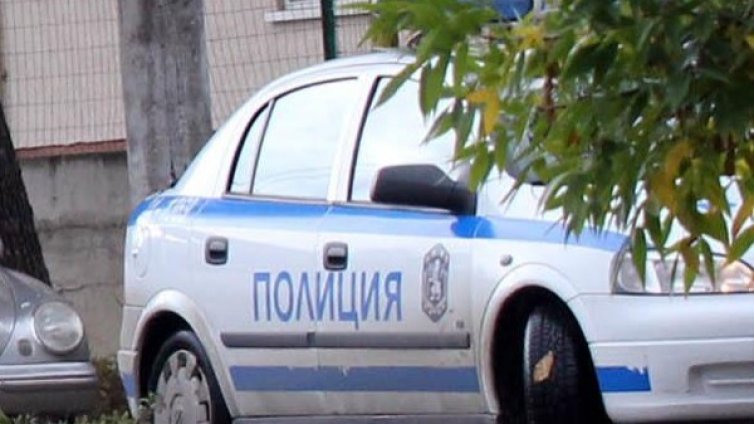 Пияна 18-годишна без книжка катастрофира във Велико Търново