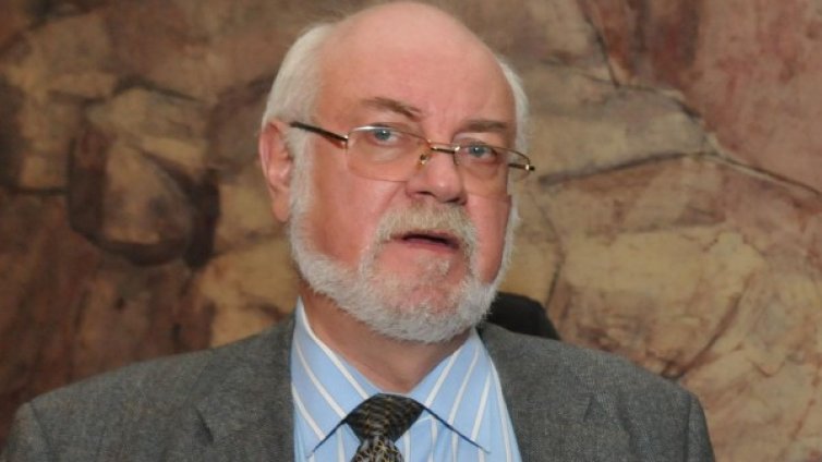 Да сменим принципите, не актьорите, зове Тренчев