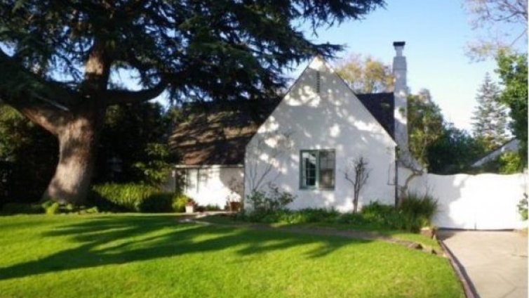 Позната ли ви е тази къща? 