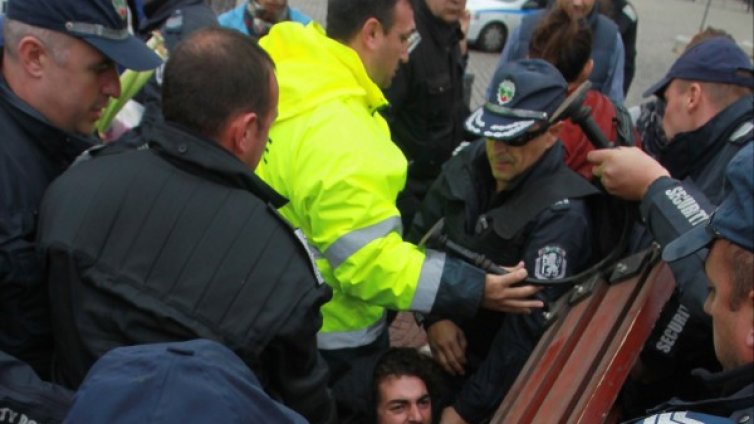 Борисов пита: Какъв е този морал &ndash; да биеш деца и да стоиш на власт