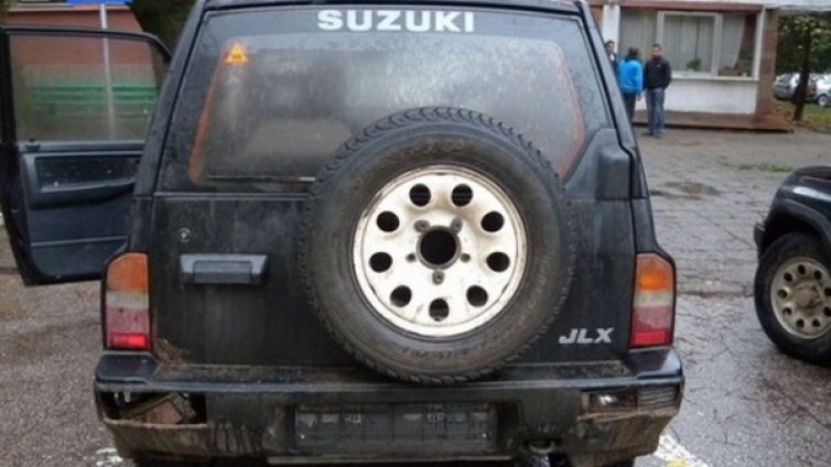 Осем свити джипа и мотор иззети в Ботевградско