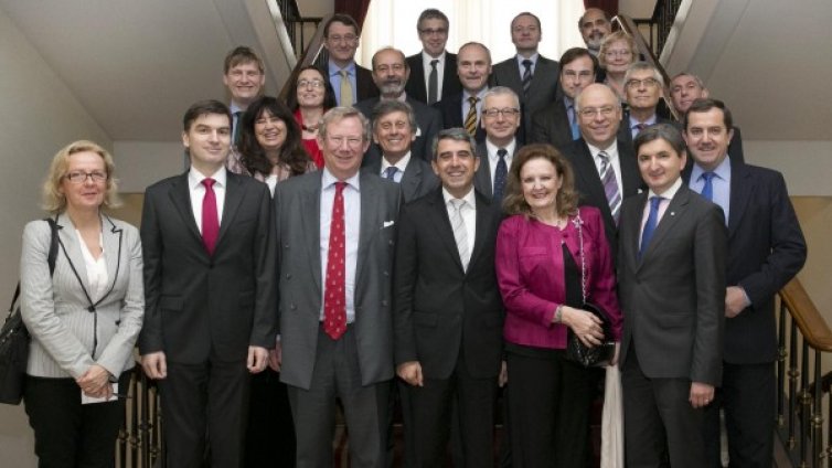 Президентът пред посланици: Родните лидери да се разберат!