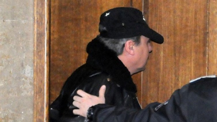 Охранителят, прострял момче крадец, остава в ареста 