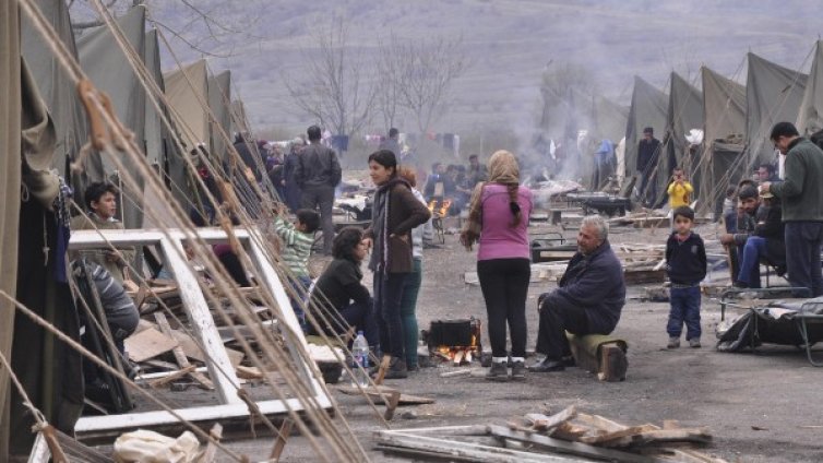 Расте броят на бежанците, растат рисковете, отчита ДАНС