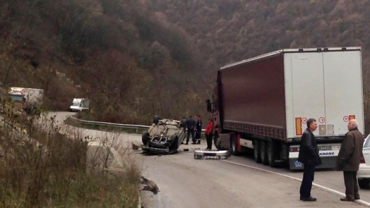 Катастрофа затвори за над 2 часа прохода Боаза