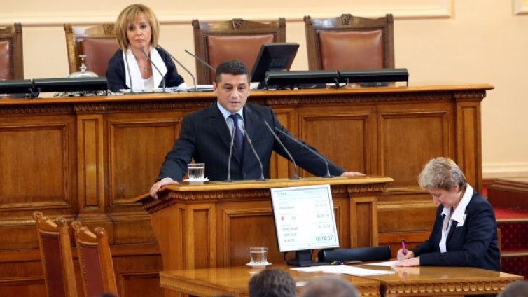 Правителството ще изкара пълен мандат, категоричен е БСП депутат