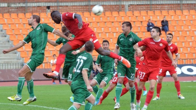 ЦСКА би Нефтохимик с голове на "старите кучета"