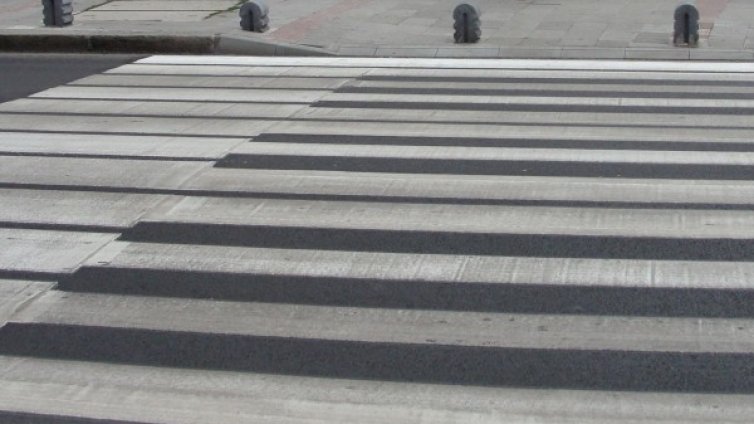 Пиян шофьор блъсна пловдивчанин на пешеходна пътека