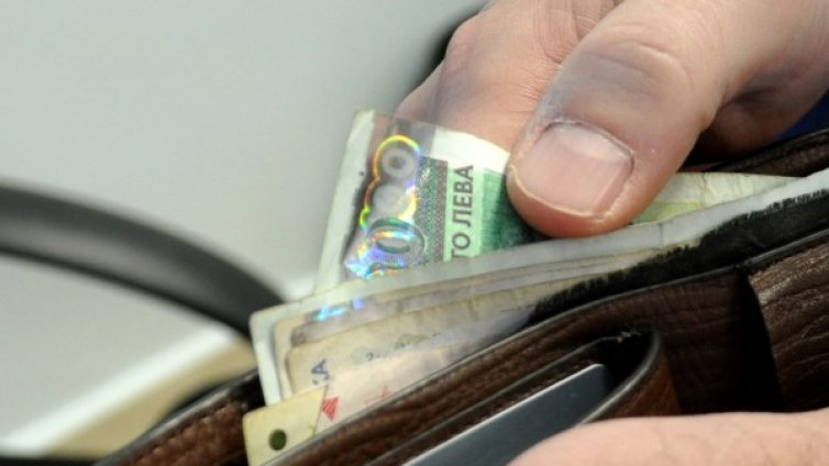 Хонорарите на властта