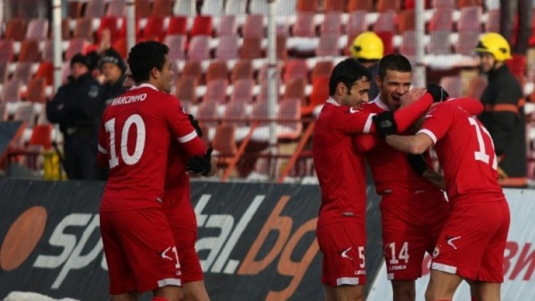 ЦСКА композира Локо София на пети коловоз