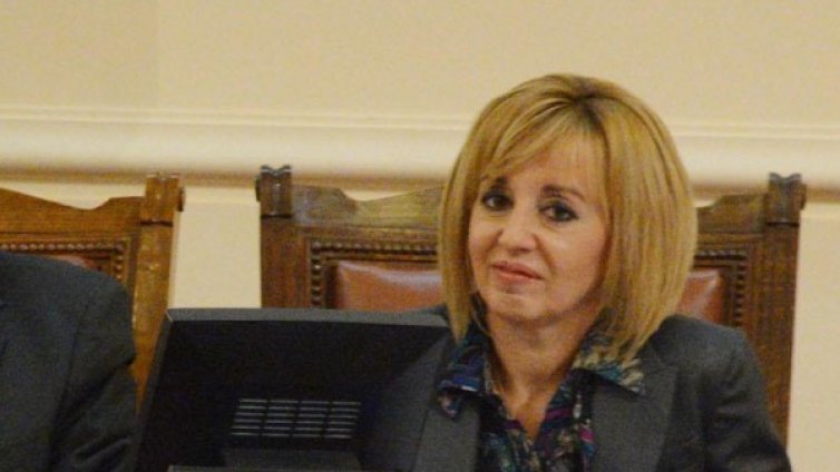 Приемането на бюджета на отбраната прерасна в цирк