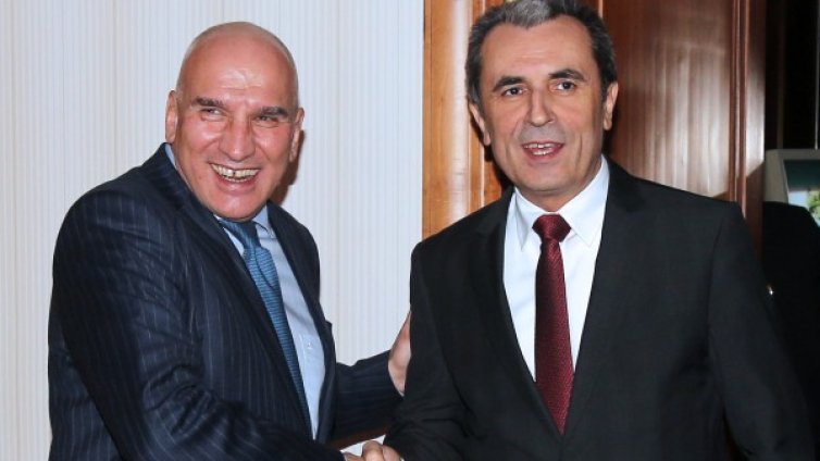 Кабинетът ще подкрепи банките, обеща Орешарски