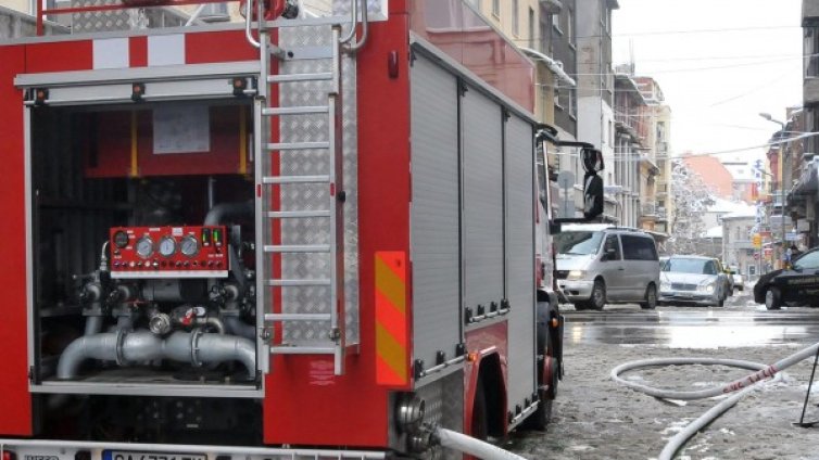 Горя къща в столичния квартал &bdquo;Карпузица&rdquo;, няма пострадали