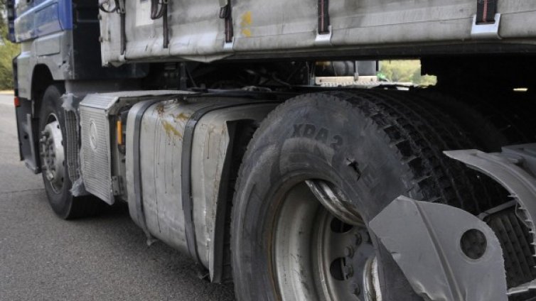 Турски шофьор е пострадал тежко при катастрофа