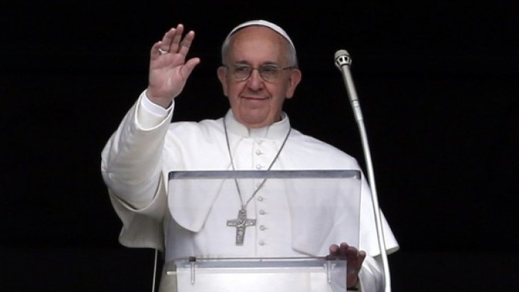 Папа Франциск нападна огромните заплати и премии