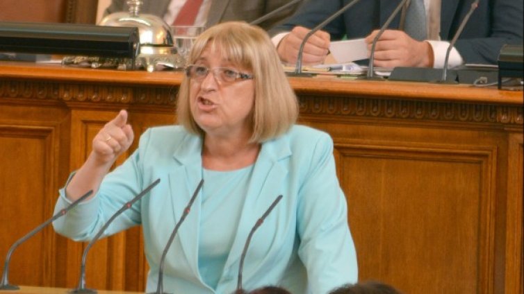 Цачева официално стана заместник на Борисов