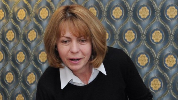 Фандъкова купи 100 картички, изработени от деца аутисти 