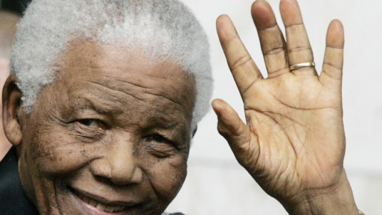Нелсън Мандела бил обучаван от "Мосад"