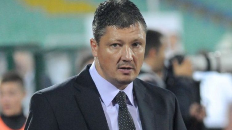 Спрягат Любо Пенев за треньор на Валенсия